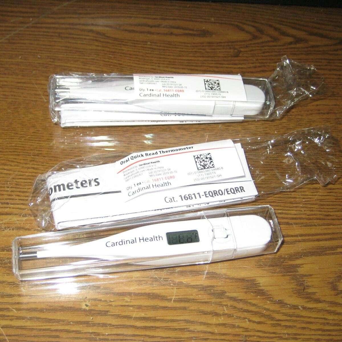 Cardinal Health Oral Digital Thermometer, Quick Read, 10 Second, Dual Scale - Image 2