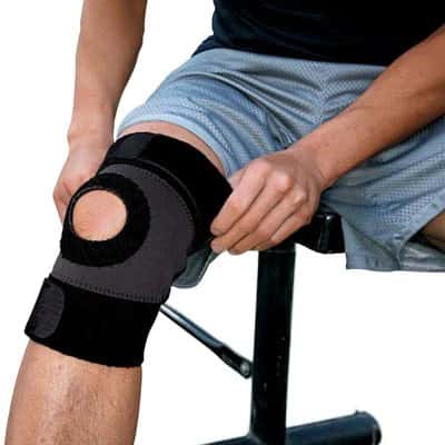 3M Ace Moisture Control Knee Support - Image 1