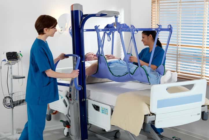 Arjo Maxi Move power patient lift - Image 4