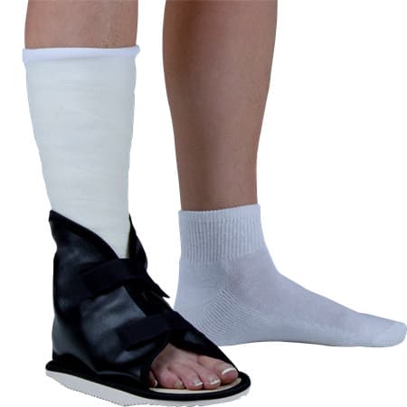 Deroyal Vinyl Cast Boot