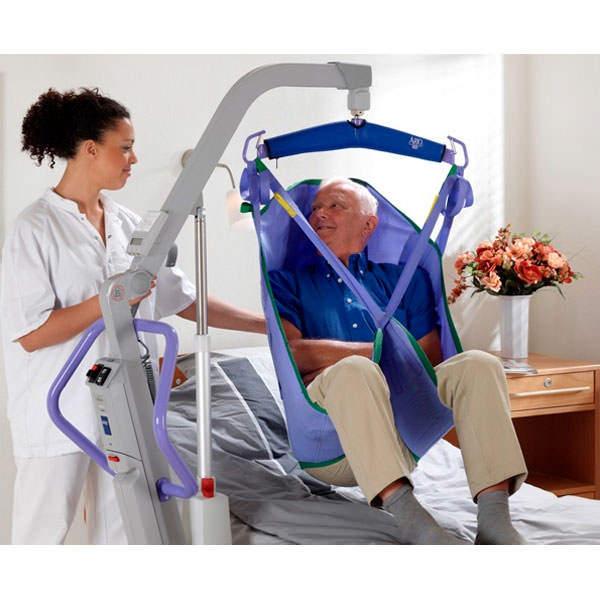 Arjo Maxi 500 power patient lift with 2-point hanger bar