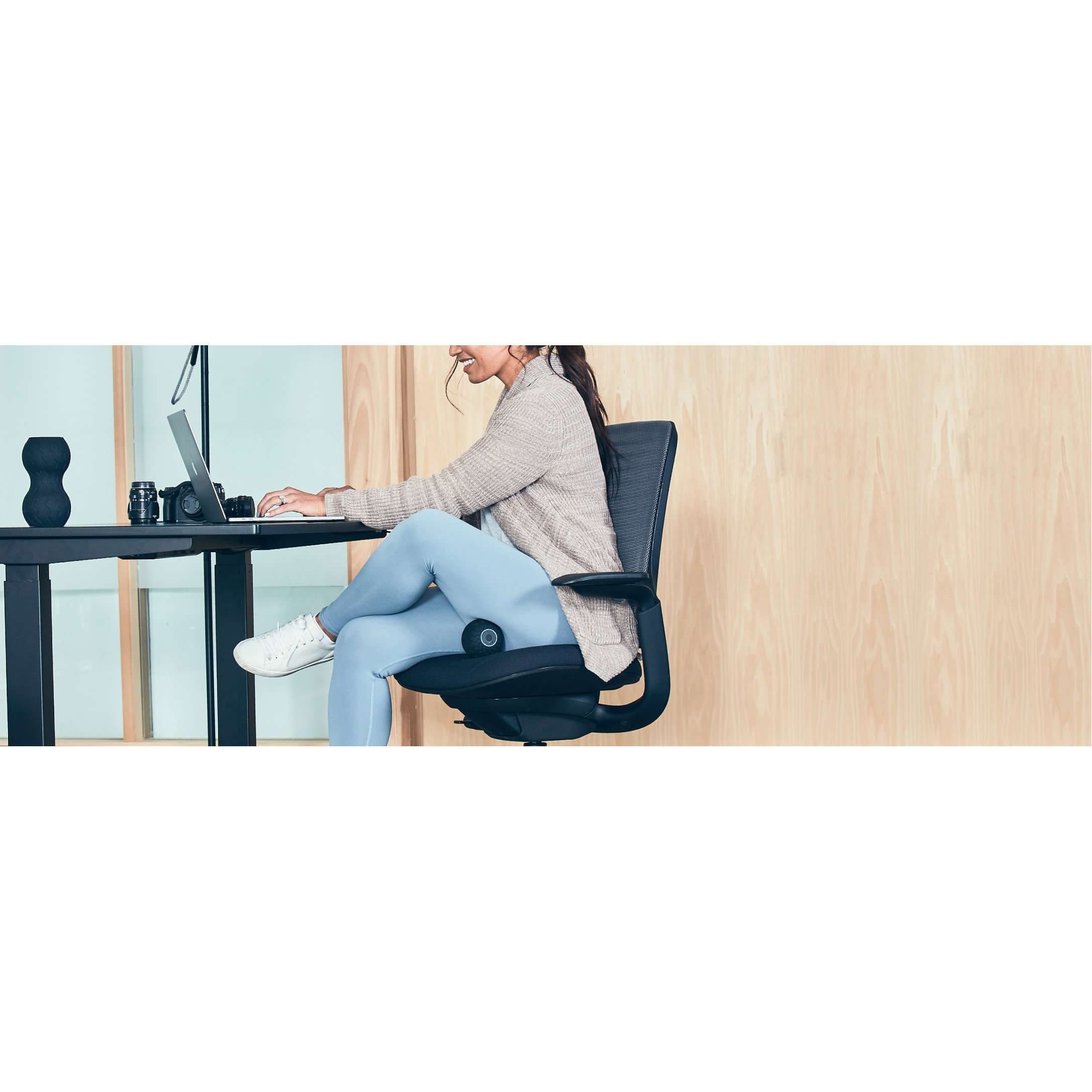 Therabody Wave Solo Vibration Therapy Exercise Ball, 3-2/5 Inch - Image 9