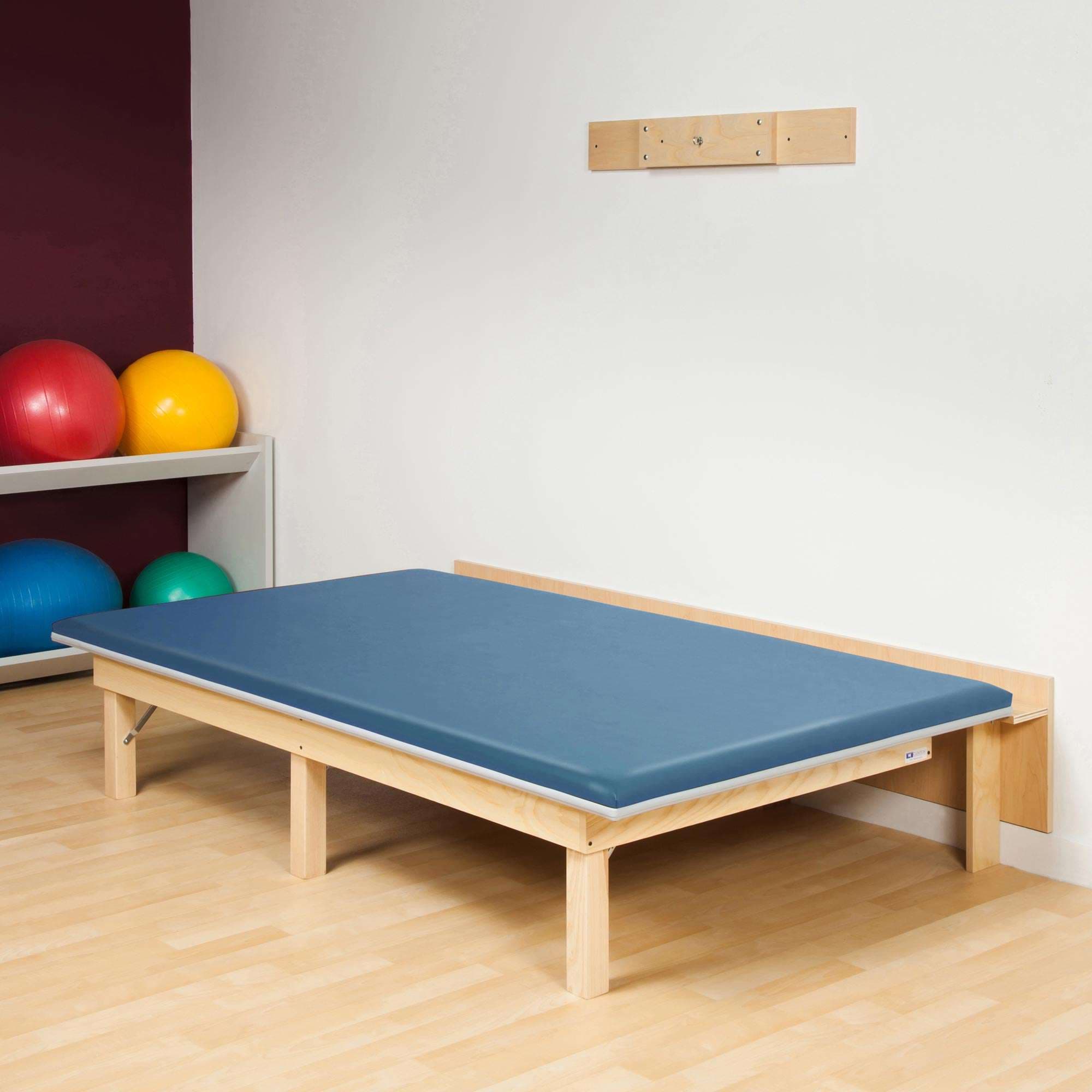 Clinton space saving folding mat platform - Image 9