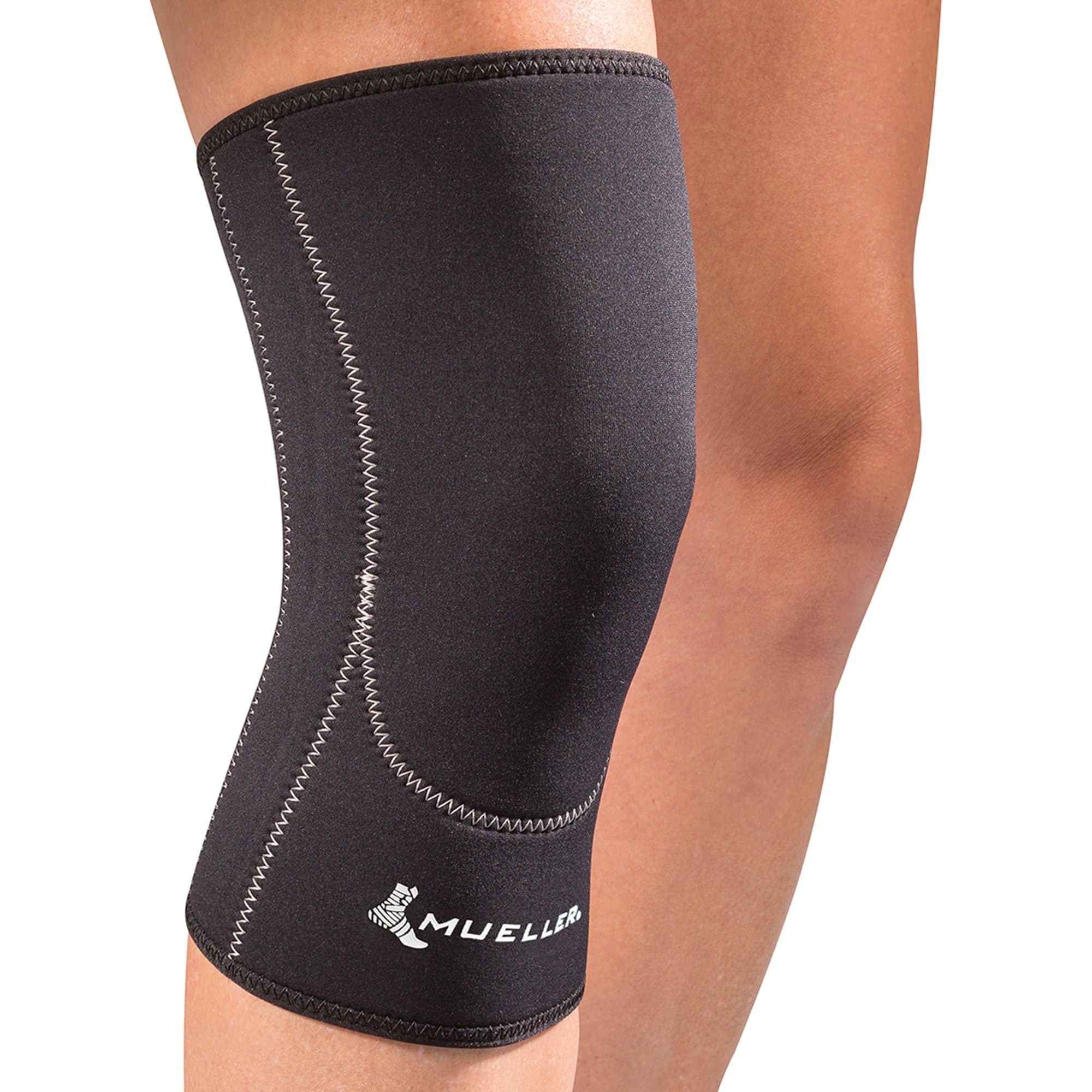 Mueller Closed Patella Knee Sleeve Black