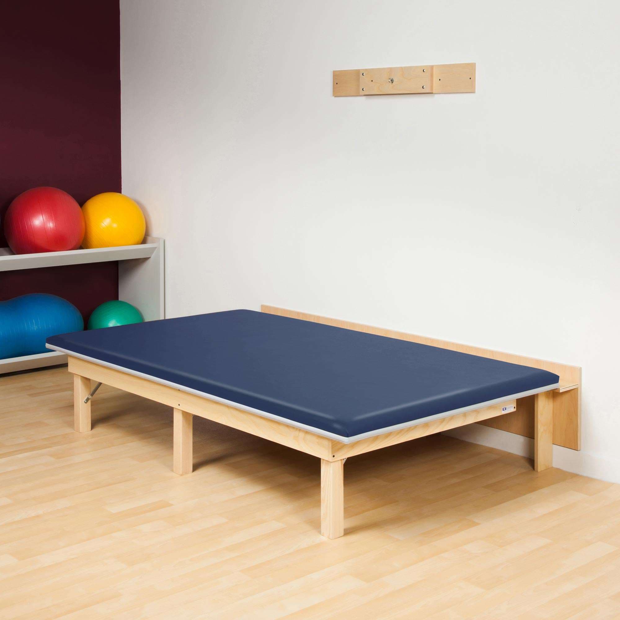 Clinton space saving folding mat platform - Image 6