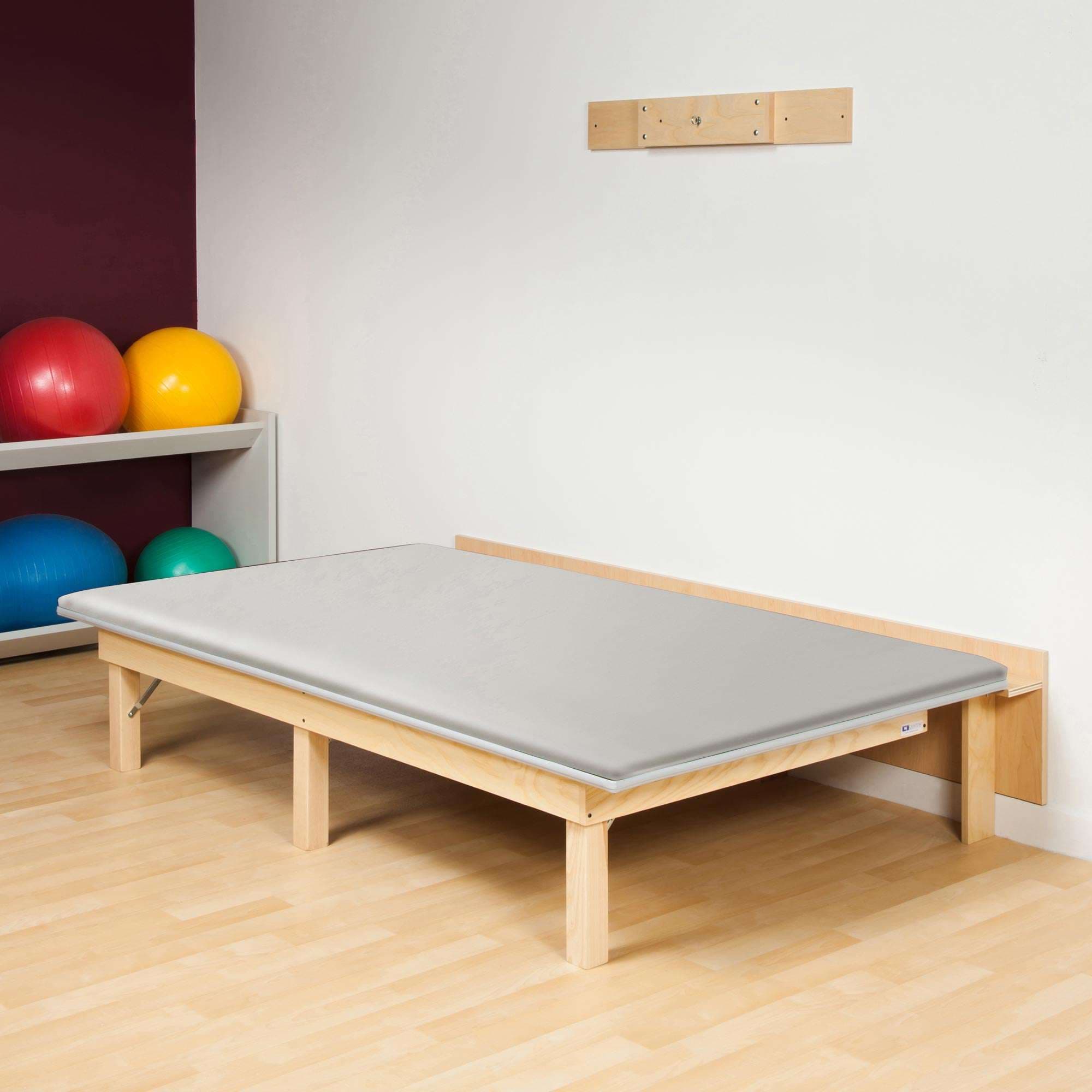 Clinton space saving folding mat platform - Image 3