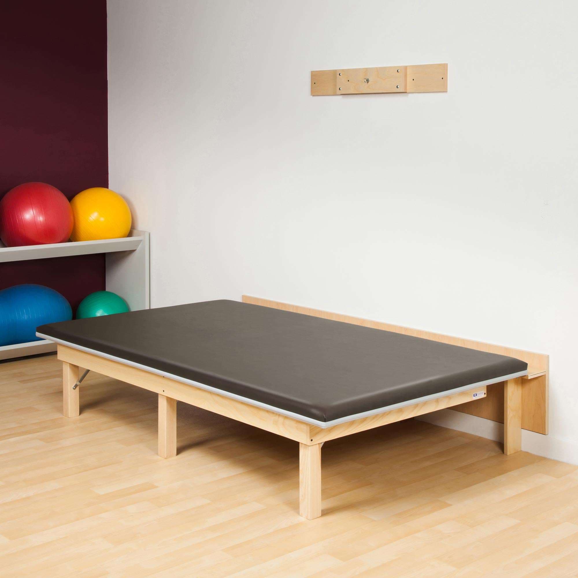 Clinton space saving folding mat platform - Image 5